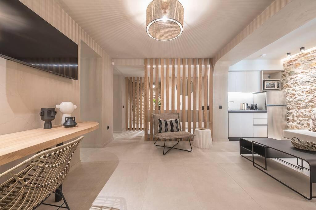 Apollonos 28 Luxury Suites アテネ エクステリア 写真