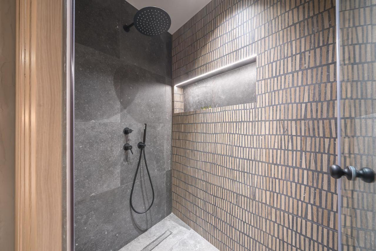 Apollonos 28 Luxury Suites アテネ エクステリア 写真