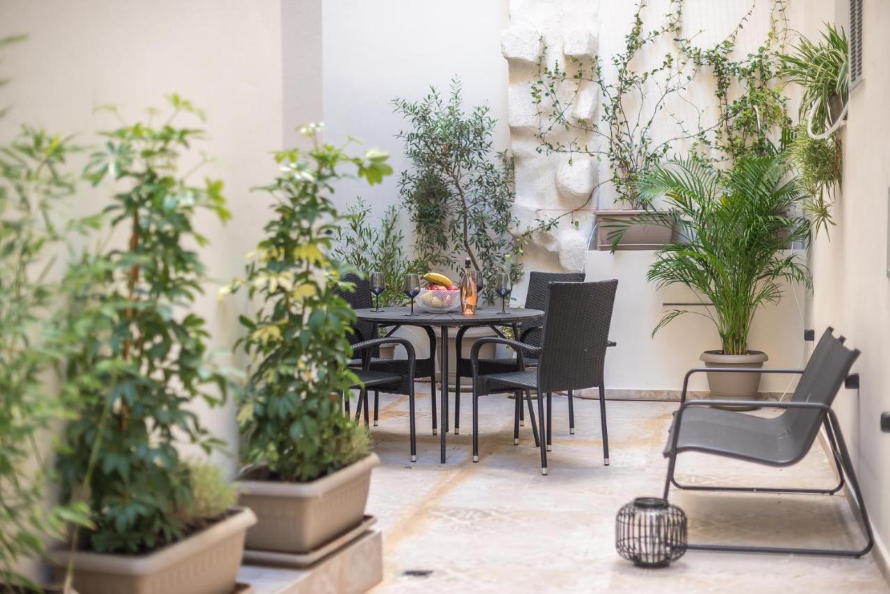 Apollonos 28 Luxury Suites アテネ エクステリア 写真